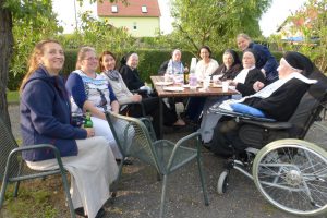 Schwestern mit unseren Mitarbeiterinnen