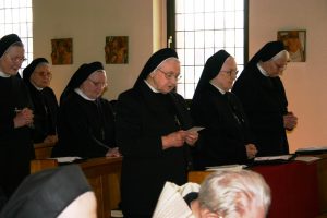 Schwester Andrea erneuert ihre Gelübde