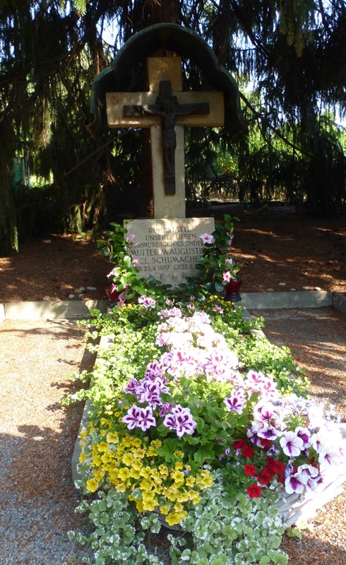Grab von Mutter Augustina Schumacher