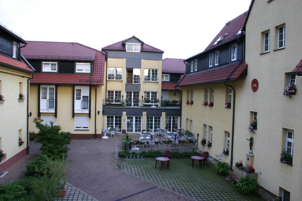 Altenheim-Innenhof